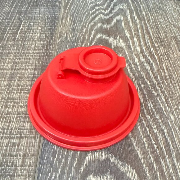 Tupperware Quick Shake Container with Insert - Picture 12 of 16